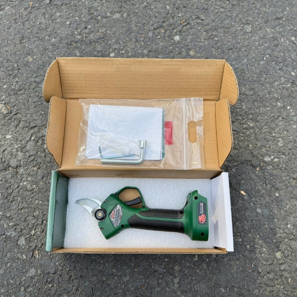 Kéo cắt cành dùng pin 21V Dekton M21-MCC28BL 3 kéo cắt cành dùng pin Dekton M21-MCC28BL (3)