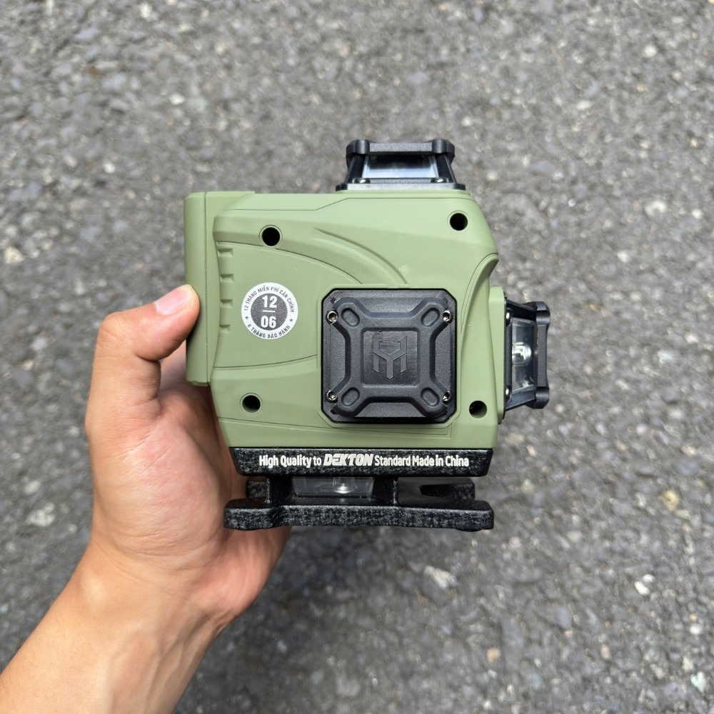 Máy cân bằng laser 12 tia Dekton DK-LS1601XPRO 7 máy cân bằng laser Dekton DK-LS1601XPRO (7)