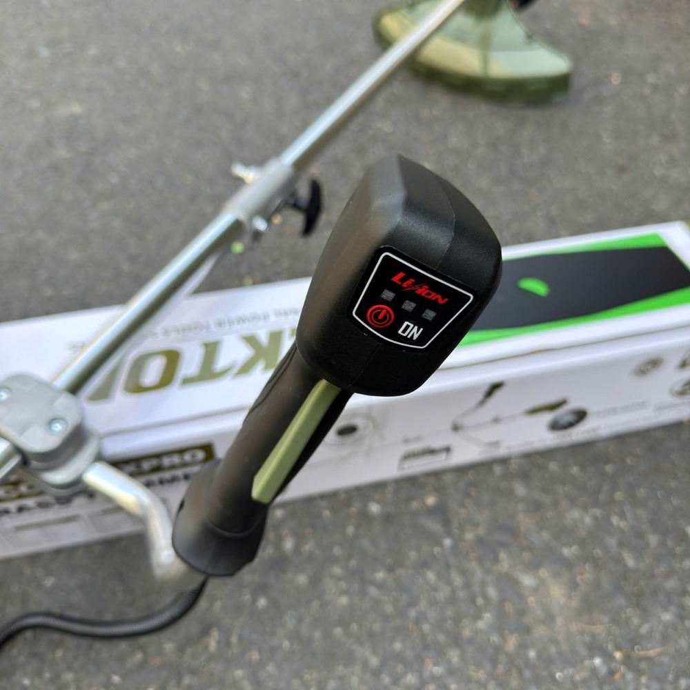 Máy cắt cỏ dùng pin 21V Dekton M21-CC4202XPRO 5 máy cắt cỏ dùng pin Dekton M21-CC4202XPRO (5)