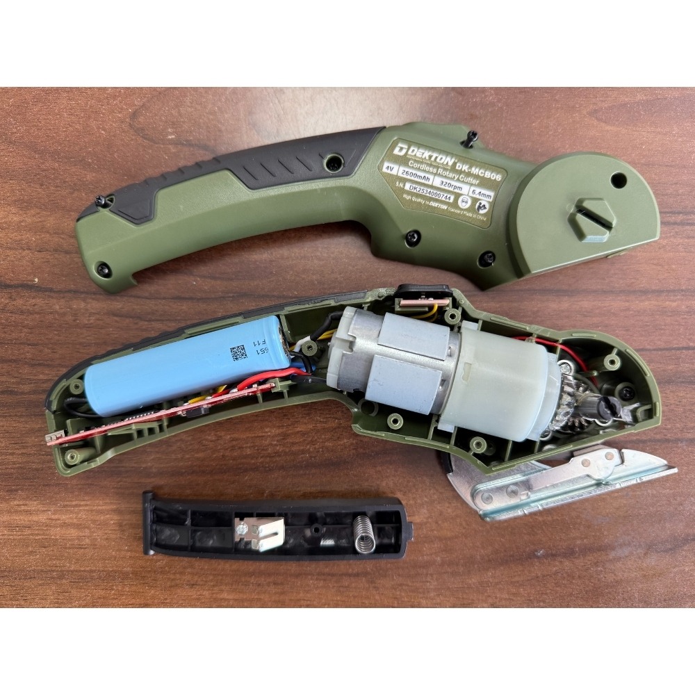 Máy cắt mini đa năng dùng pin Dekton DK-MCB06 9 máy cắt đa năng mini dùng pin Dekton DK-MCB06 (9)