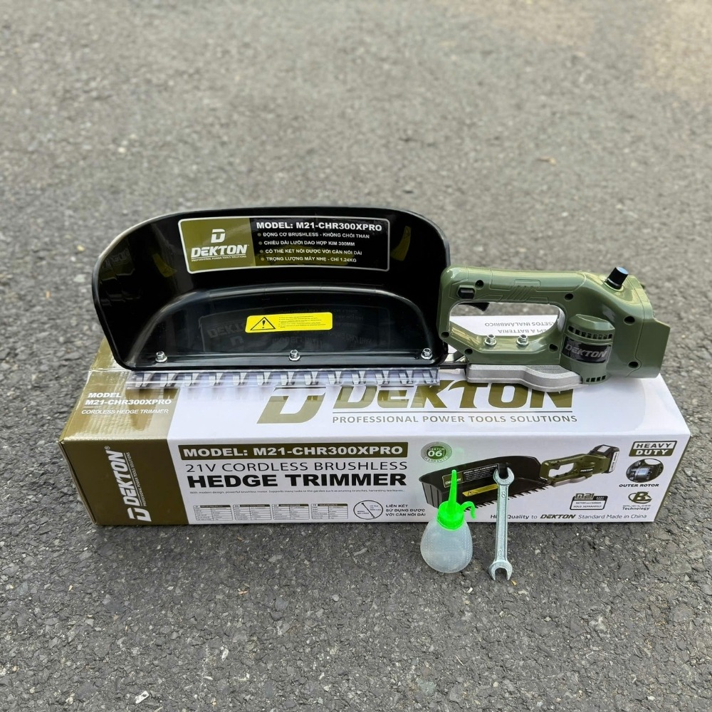 Máy cắt tỉa hàng rào dùng pin 21V Dekton M21-CHR300XPRO 3 máy cắt hàng rào dùng pin Dekton M21-CHR300XPRO (3)