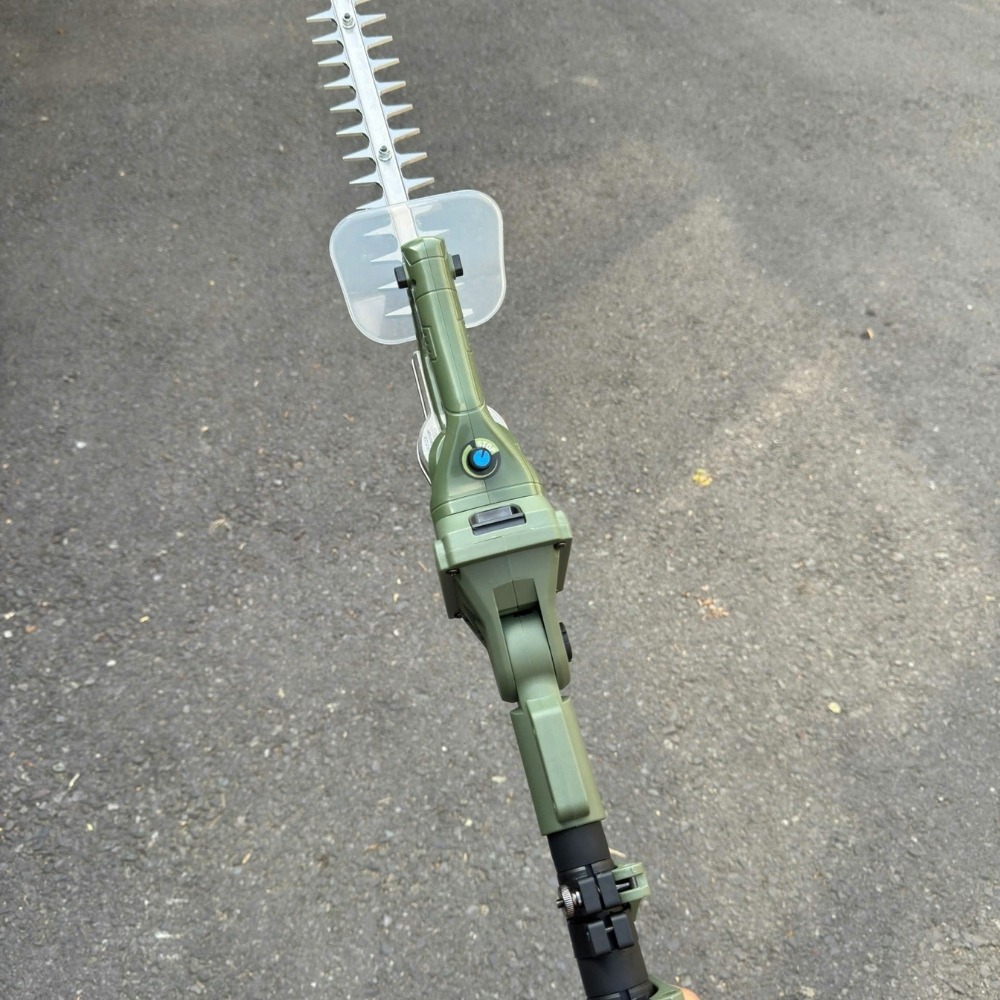 Máy cắt tỉa hàng rào dùng pin 21V Dekton M21-CHR330XPRO 8 máy cắt hàng rào dùng pin Dekton M21-CHR330XPRO (8)