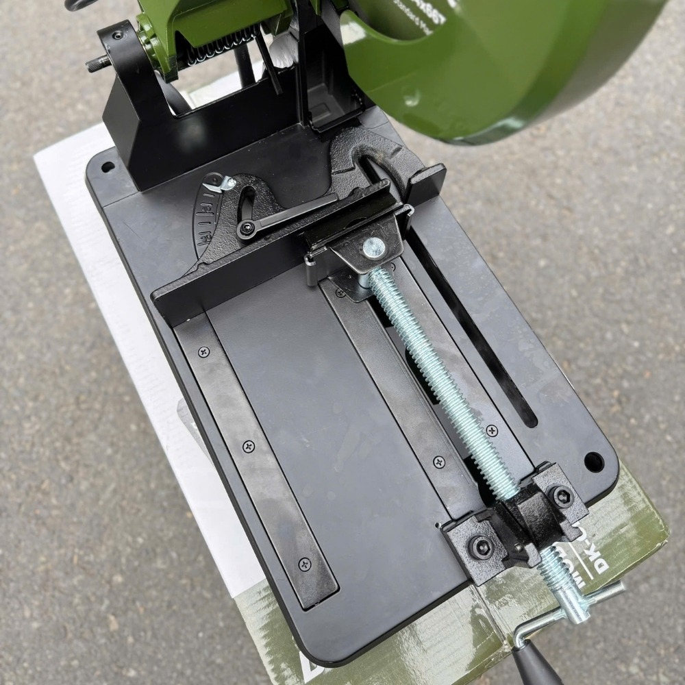 Máy cắt hợp kim 3500W 355mm Dekton DK- CHK355XBL (màu olive) 6 máy cắt hợp kim Dekton DK- CHK355XBL (8)