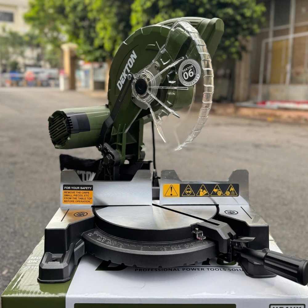 Máy cắt nhôm 1800W 255mm Dekton DK-CN250XCR (màu olive) 3 máy cắt nhôm Dekton DK-CN250XCR (3)