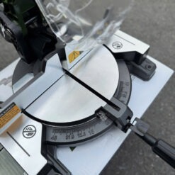 Máy cắt nhôm 1800W 255mm Dekton DK-CN250XCR (màu olive) 19 máy cắt nhôm Dekton DK-CN250XCR (9)