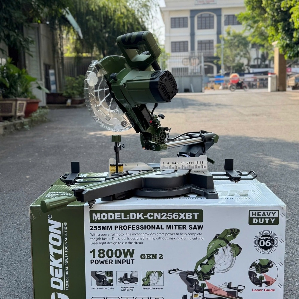 Máy cắt nhôm trượt 1800W 255mm Dekton DK-CN256XBT (màu olive) 4 máy cắt nhôm Dekton DK-CN256XBT (4)