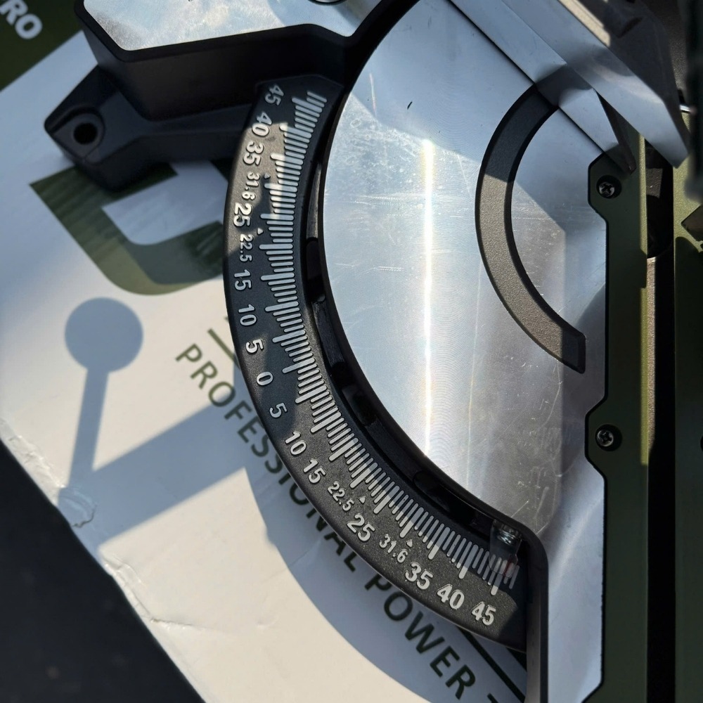 Máy cắt nhôm trượt 1800W 255mm Dekton DK-CN256XPRO (màu olive) 10 máy cắt nhôm Dekton DK-CN256XPRO (12)