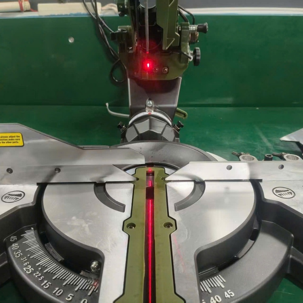 Máy cắt nhôm trượt 1800W 255mm Dekton DK-CN256XPRO (màu olive) 11 máy cắt nhôm Dekton DK-CN256XPRO (13)