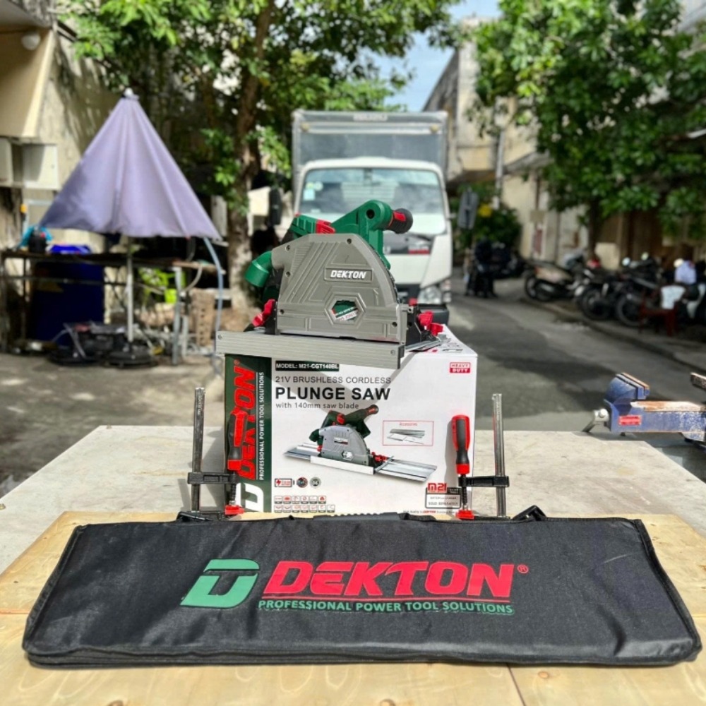Máy cưa gỗ ray trượt dùng pin 21V Dekton M21-CGT140BL 3 máy cắt trượt dùng pin Dekton M21-CGT140BL (3)