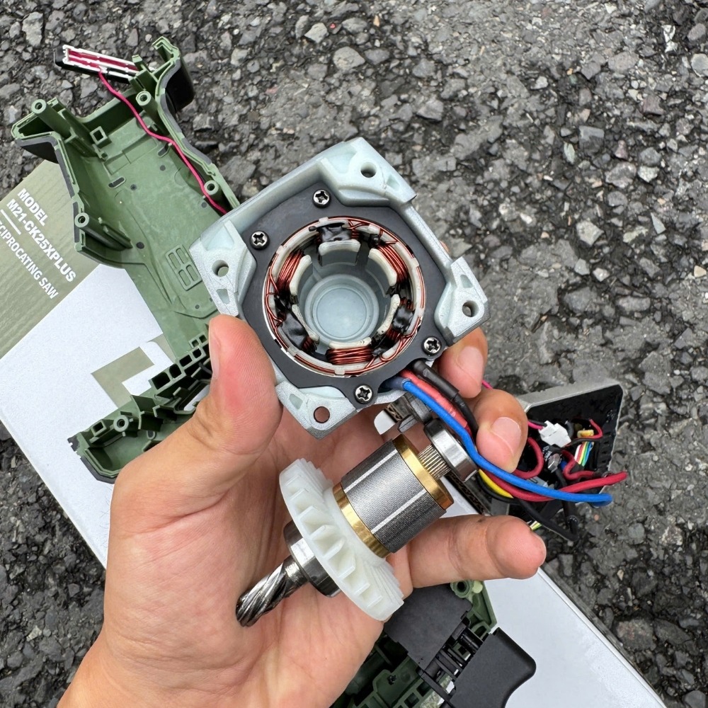 Máy cưa kiếm dùng pin 21V Dekton M21-CK25XPLUS 11 máy cưa kiếm dùng pin Dekton M21-CK25XPLUS (11)