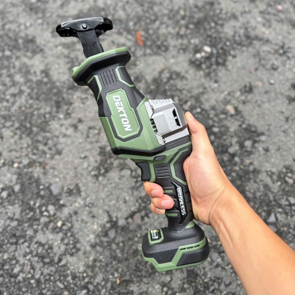 Máy cưa kiếm dùng pin 21V Dekton M21-CK25XPLUS 4 máy cưa kiếm dùng pin Dekton M21-CK25XPLUS (4)