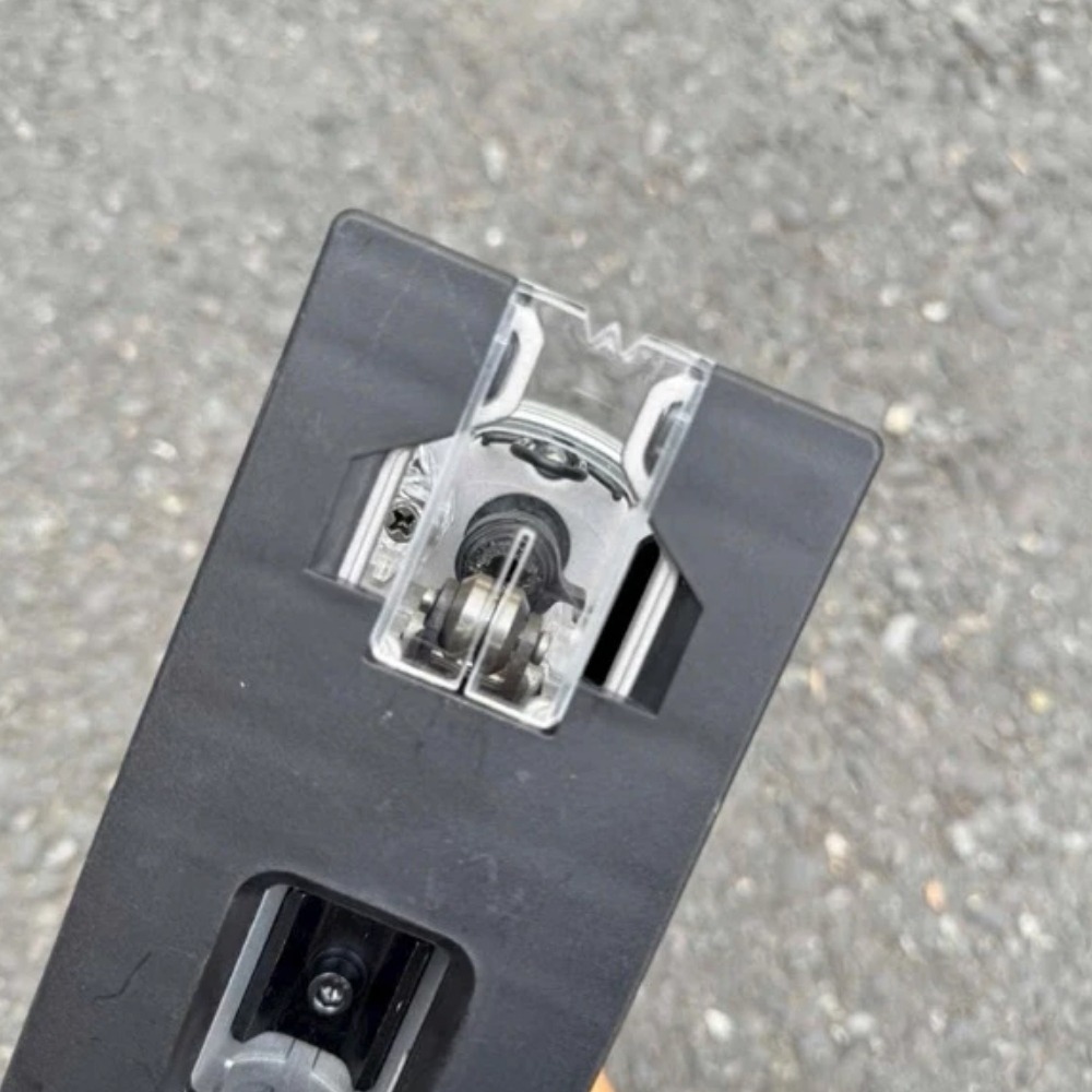 Máy cưa lọng dùng pin 21V Dekton M21-CS120BL 7 máy cưa lọng dùng pin Dekton M21-CS120BL (8)