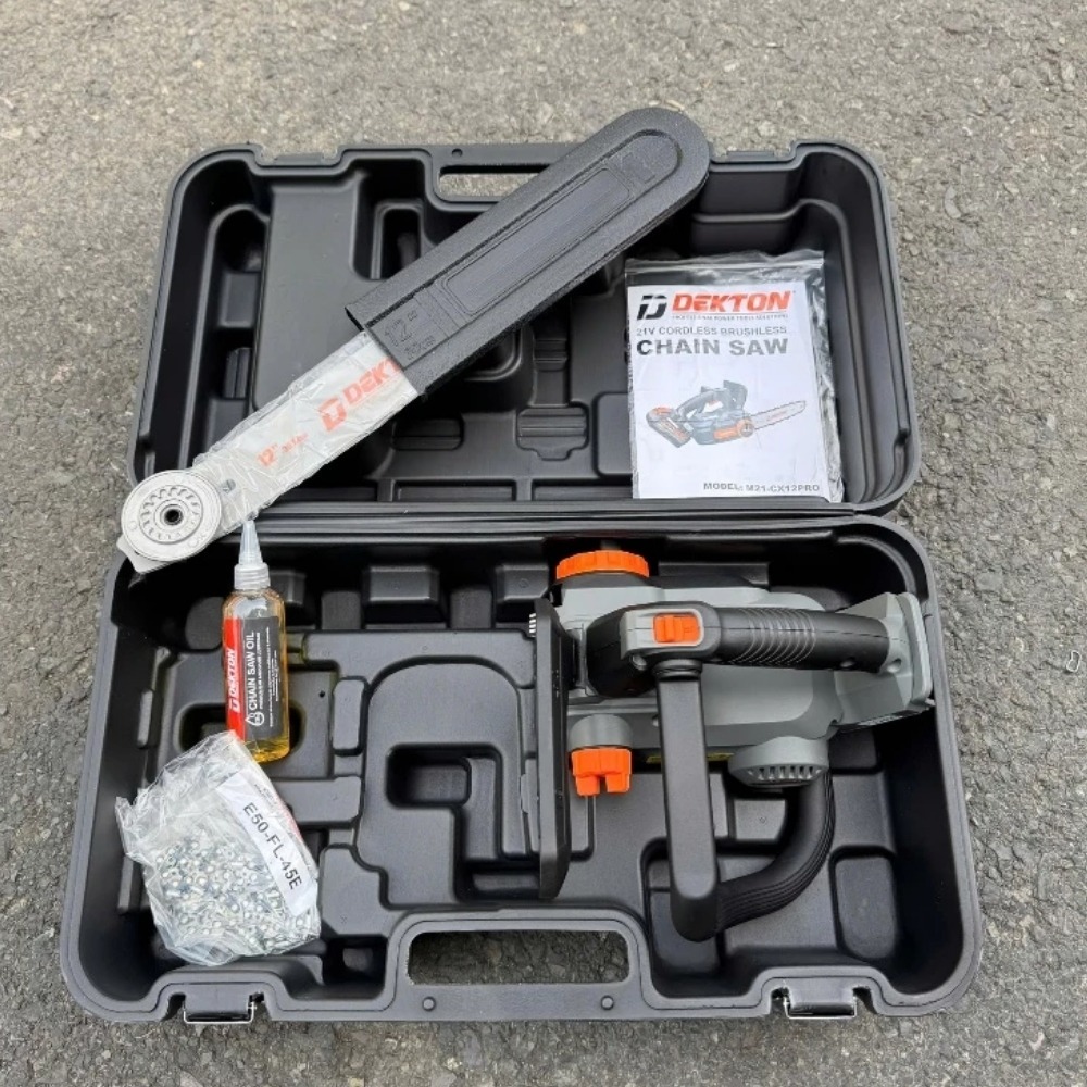 Máy cưa xích 12 inch dùng pin 21V Dekton M21-CX12PRO 3 máy cưa xích dùng pin Dekton M21-CX12PRO (3)