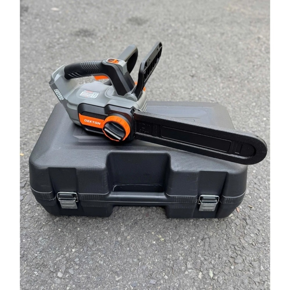 Máy cưa xích 12 inch dùng pin 21V Dekton M21-CX12PRO 4 máy cưa xích dùng pin Dekton M21-CX12PRO (4)