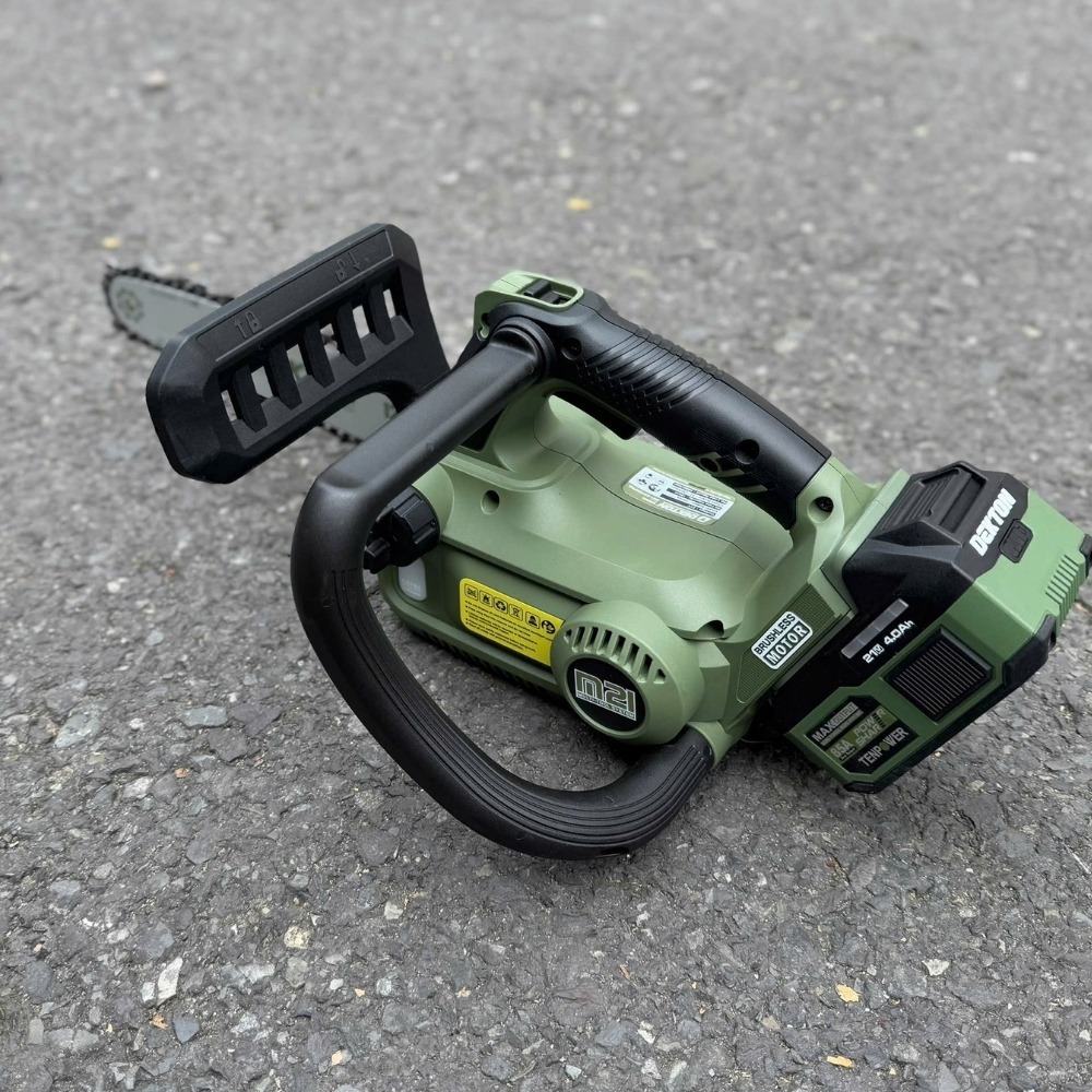 Máy cưa xích 12 inch dùng pin 21V Dekton M21-CX12XPRO (màu olive) 6 máy cưa xích dùng pin Dekton M21-CX12XPRO (7)