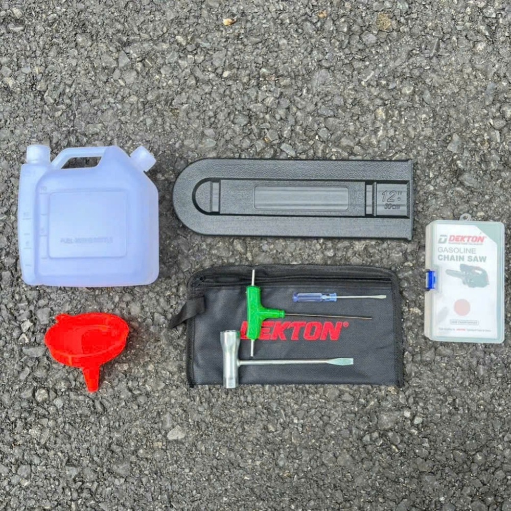 Máy cưa xích dùng xăng pha nhớt Dekton DK-CX12 4 máy cưa xích xăng Dekton DK-CX12 (4)