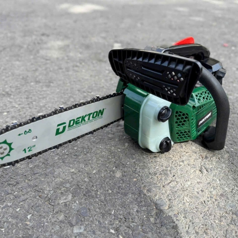 Máy cưa xích dùng xăng pha nhớt Dekton DK-CX12 6 máy cưa xích xăng Dekton DK-CX12 (6)