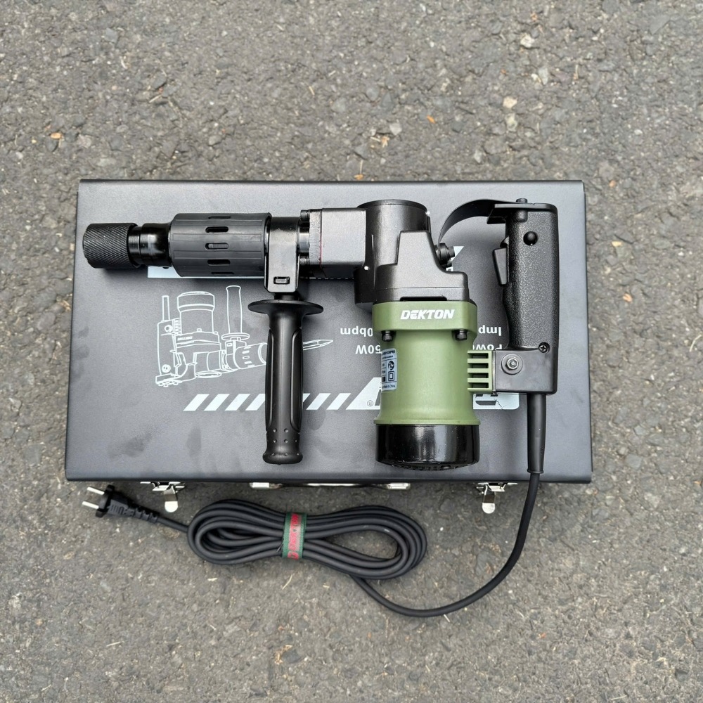 Máy đục bê tông 17mm 1150W Dekton DK-DH0810XPRO 4 máy đục bê tông Dekton DK-DH0810XPRO (4)