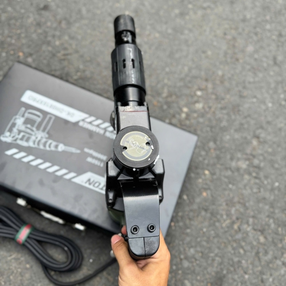 Máy đục bê tông 17mm 1150W Dekton DK-DH0810XPRO 6 máy đục bê tông Dekton DK-DH0810XPRO (6)