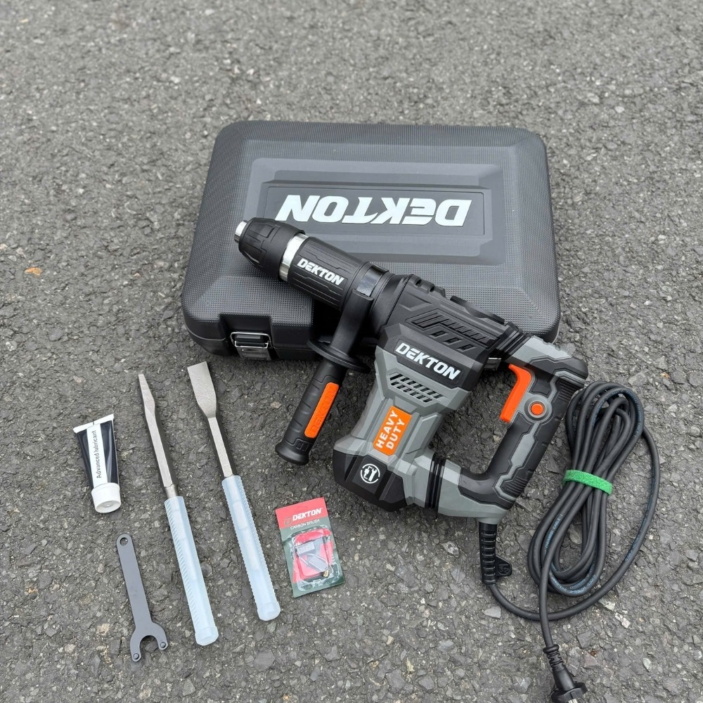 Máy đục bê tông 17mm 1500W Dekton DK-DH3502PRO (màu xám) 4 máy đục bê tông Dekton DK-DH3502PRO (4)