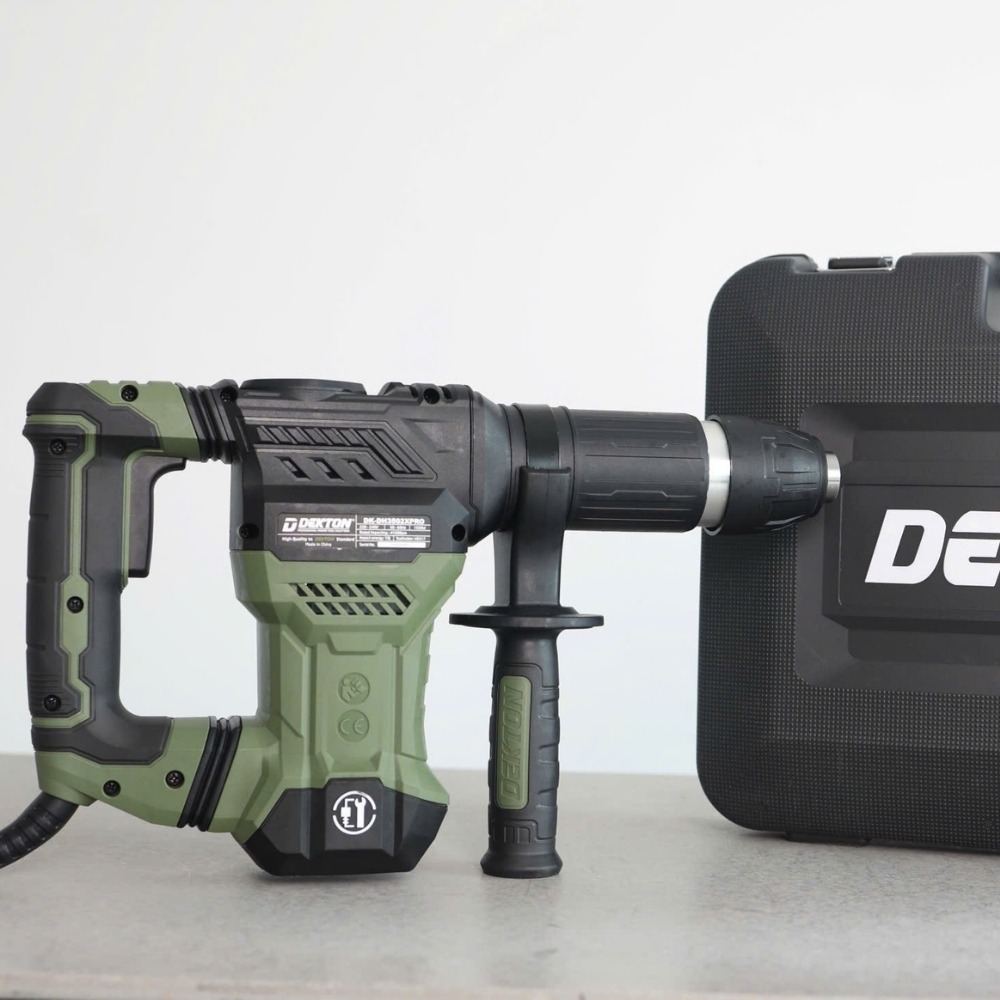Máy đục bê tông 17mm 1500W Dekton DK-DH3502XPRO (màu olive) 6 máy đục bê tông Dekton DK-DH3502XPRO (6)