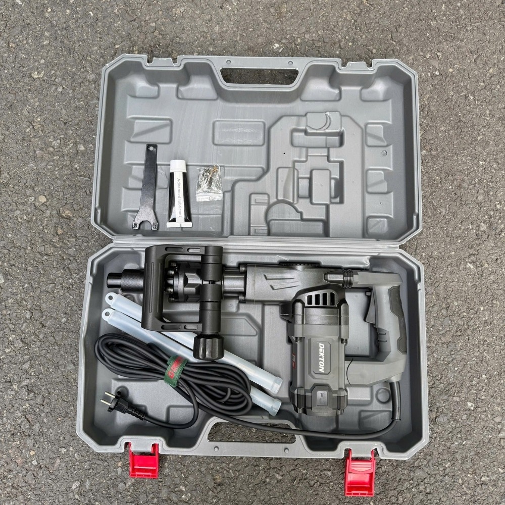 Máy đục bê tông 17mm 1350W Dekton DK-DH3505PRO (màu xám) 3 máy đục bê tông Dekton DK-DH3505PRO (3)