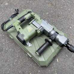 Máy đục bê tông 17mm 1600W Dekton DK-DH3901XPRO (màu olive) 10 máy đục bê tông Dekton DK-DH3901XPRO (4)