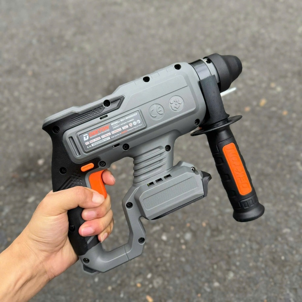 Máy khoan bê tông dùng pin 21V Dekton M21-RH2603CP 11 máy khoan bê tông dùng pin Dekton M21-RH2603CP (16)