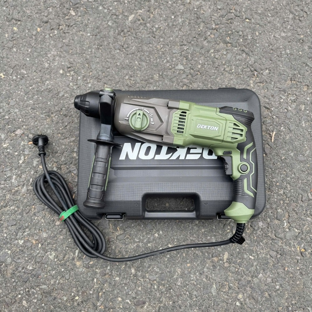 Máy khoan đục bê tông 1050W Dekton DK-RH2603XPRO (màu olive) 4 máy khoan đục bê tông Dekton DK-RH2603XPRO (4)