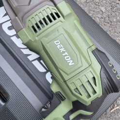 Máy khoan đục bê tông 1050W Dekton DK-RH2603XPRO (màu olive) 18 máy khoan đục bê tông Dekton DK-RH2603XPRO (9)