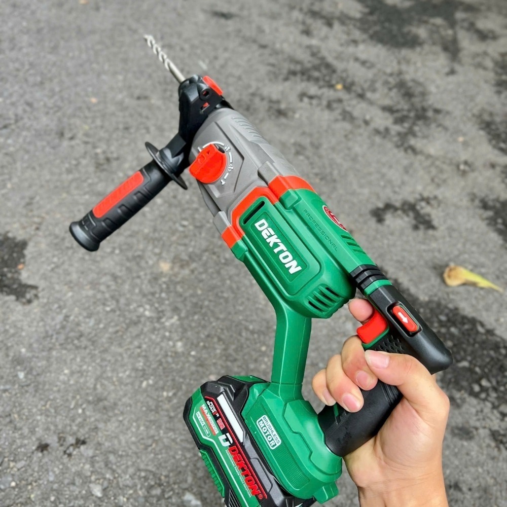 Máy khoan bê tông dùng pin 21V Dekton M21-RH2603B 8 máy khoan đục bê tông dùng pin Dekton M21-RH2603B (8)