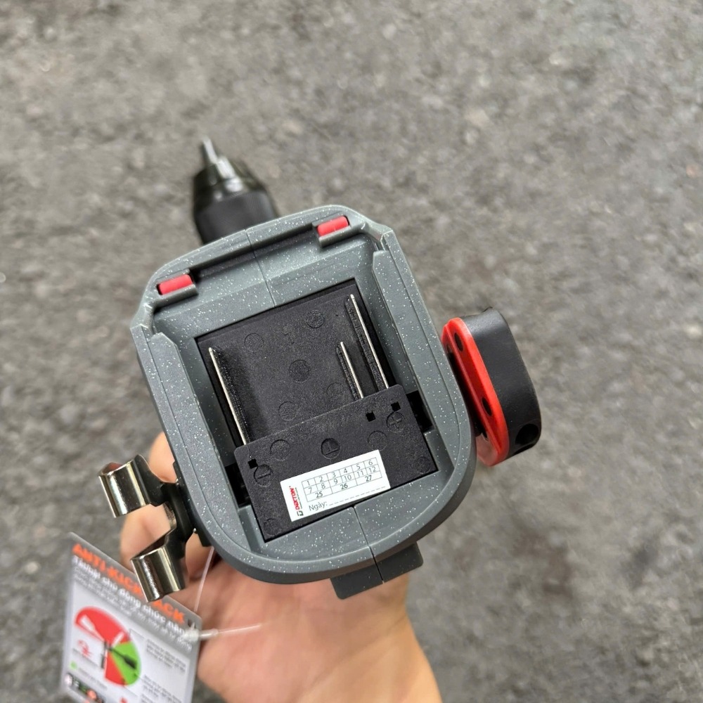 Máy khoan dùng pin 21V 160Nm Dekton M21-ID13160PRO 7 máy khoan dùng pin Dekton M21-ID13160PRO (7)