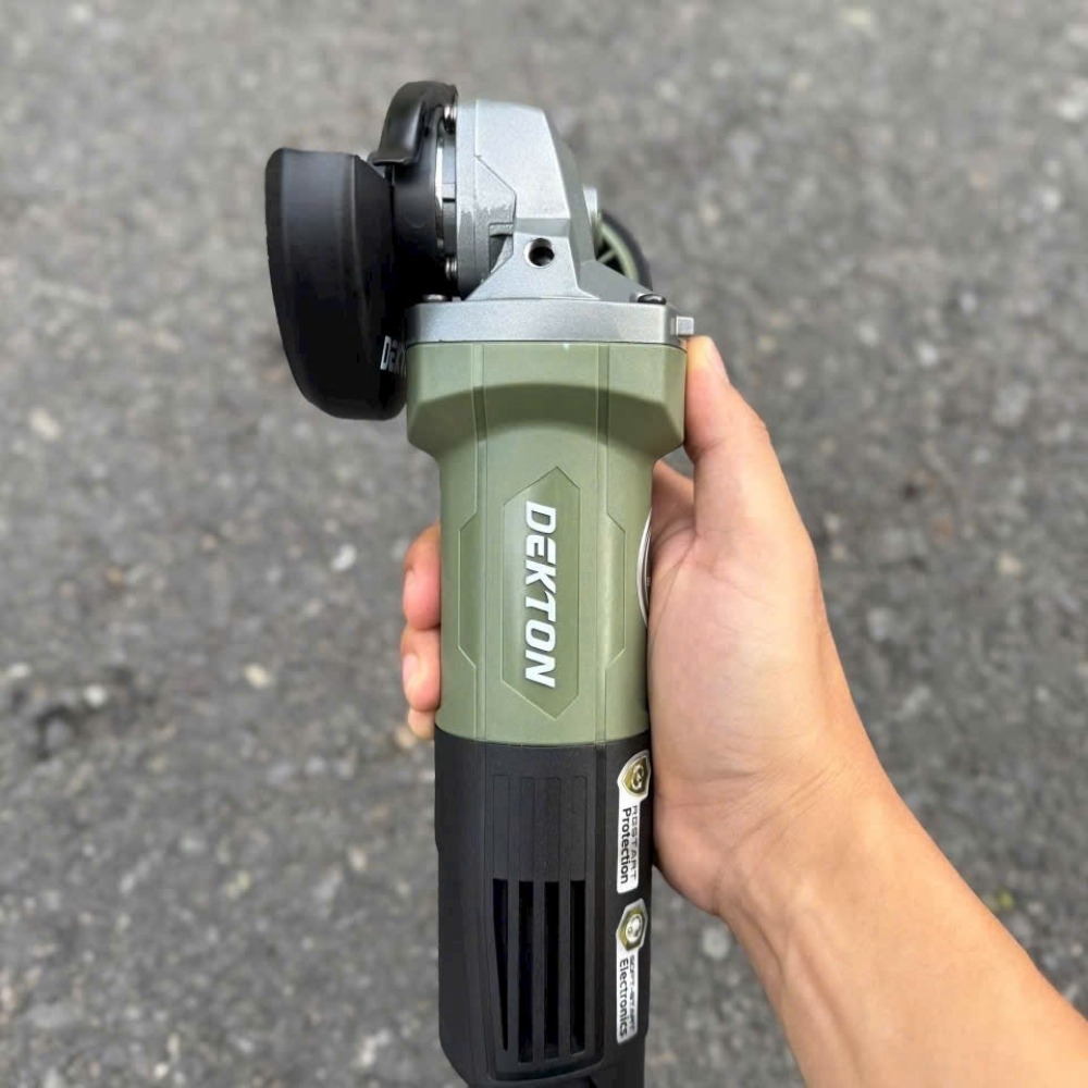 Máy mài góc 900W 100mm Dekton DK-AG901XR (công tắc đuôi) 4 máy mài góc Dekton DK-AG901XR (5)