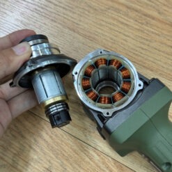 Máy mài góc không bánh răng dùng pin 21V Dekton M21-AG1100XGLT (màu olive) 20 máy mài góc không bánh răng dùng pin Dekton M21-AG1100XGLT (12)