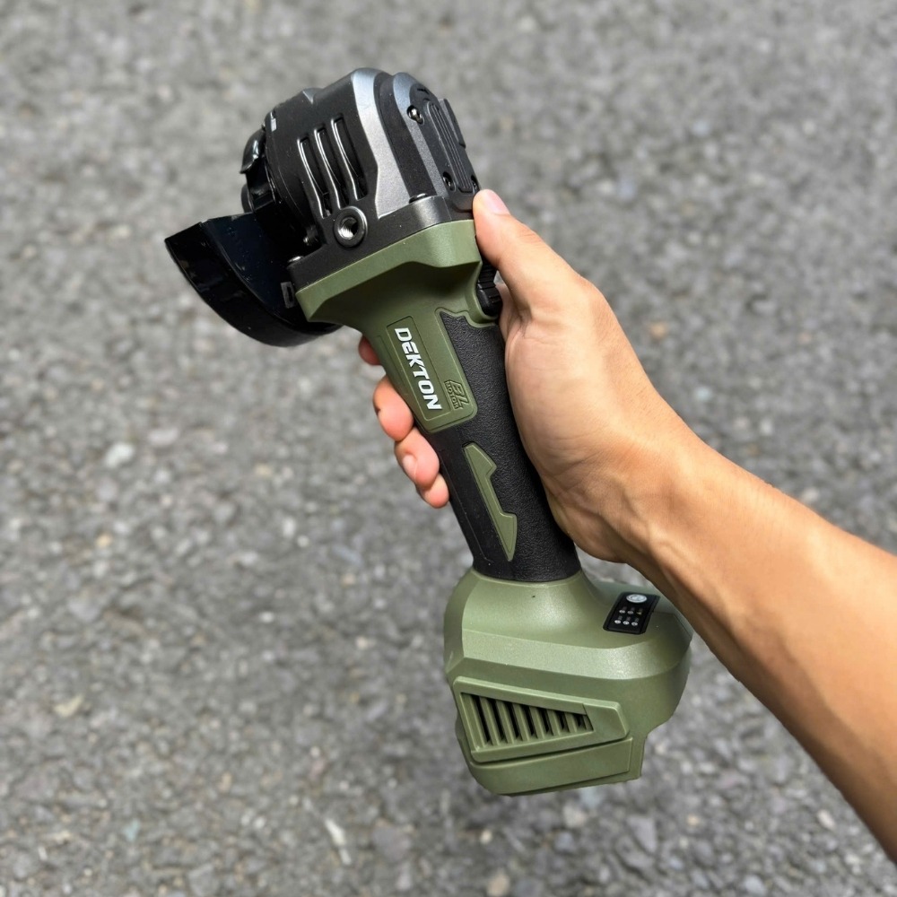 Máy mài góc không bánh răng dùng pin 21V Dekton M21-AG1100XGLT (màu olive) 5 máy mài góc không bánh răng dùng pin Dekton M21-AG1100XGLT (5)