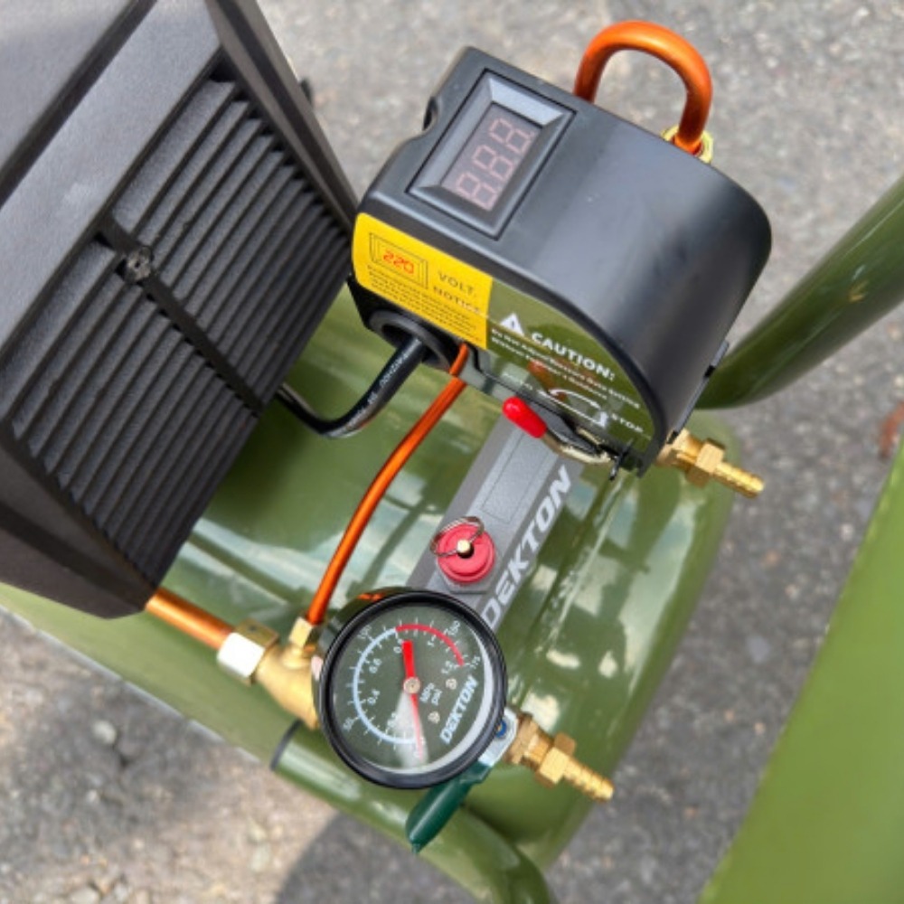 Máy nén khí có dầu 25L 1.7HP Dekton DK-AC25XDR (màu olive) 6 máy nén khí dekton DK-AC25XDR (6)