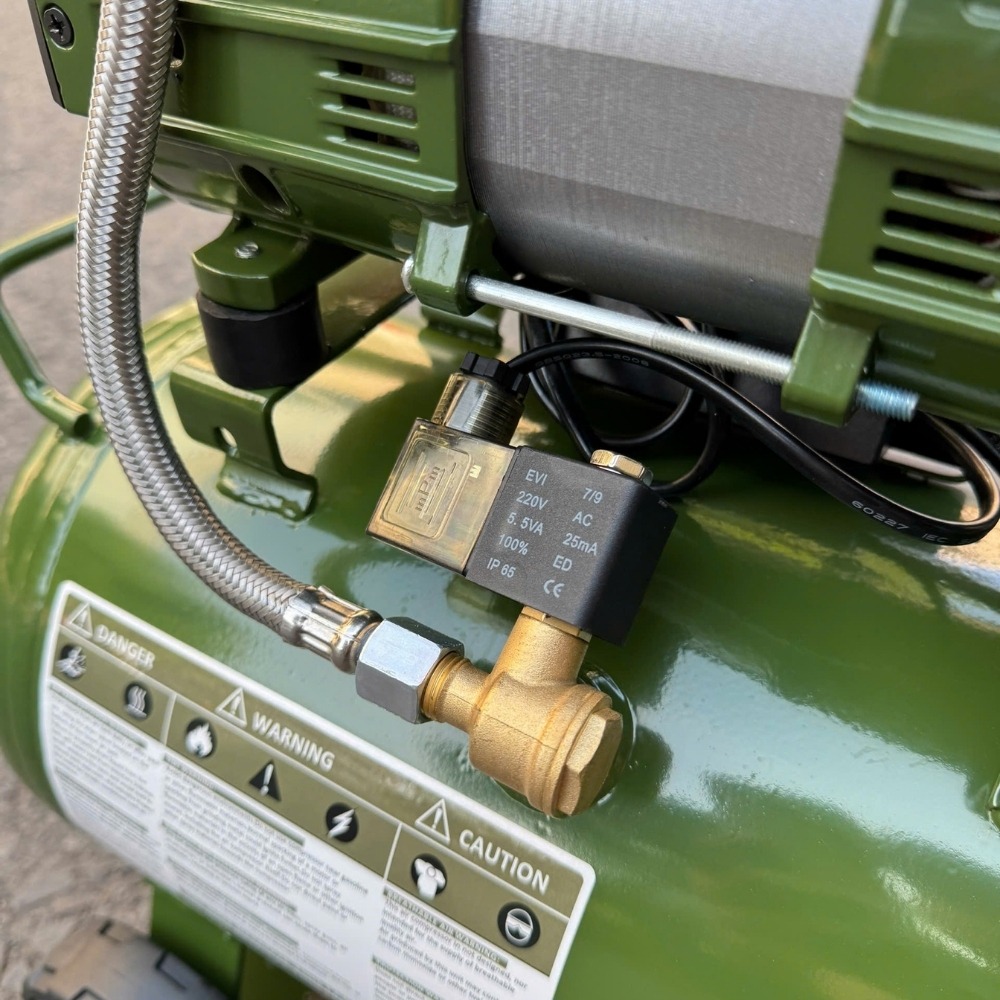 Máy nén khí không dầu 18L 1.1HP Dekton DK-AC2918X (màu olive) 10 máy nén khí dekton DK-AC2918X (10)