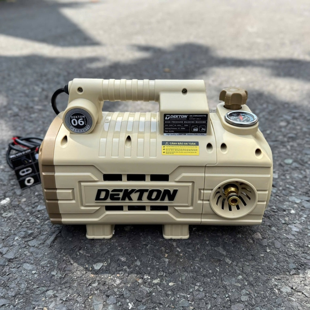 Máy rửa xe mini 790W Dekton DK-CWR2200VTG (màu be) 5 máy rửa xe Dekton DK-CWR2200VTG (6)