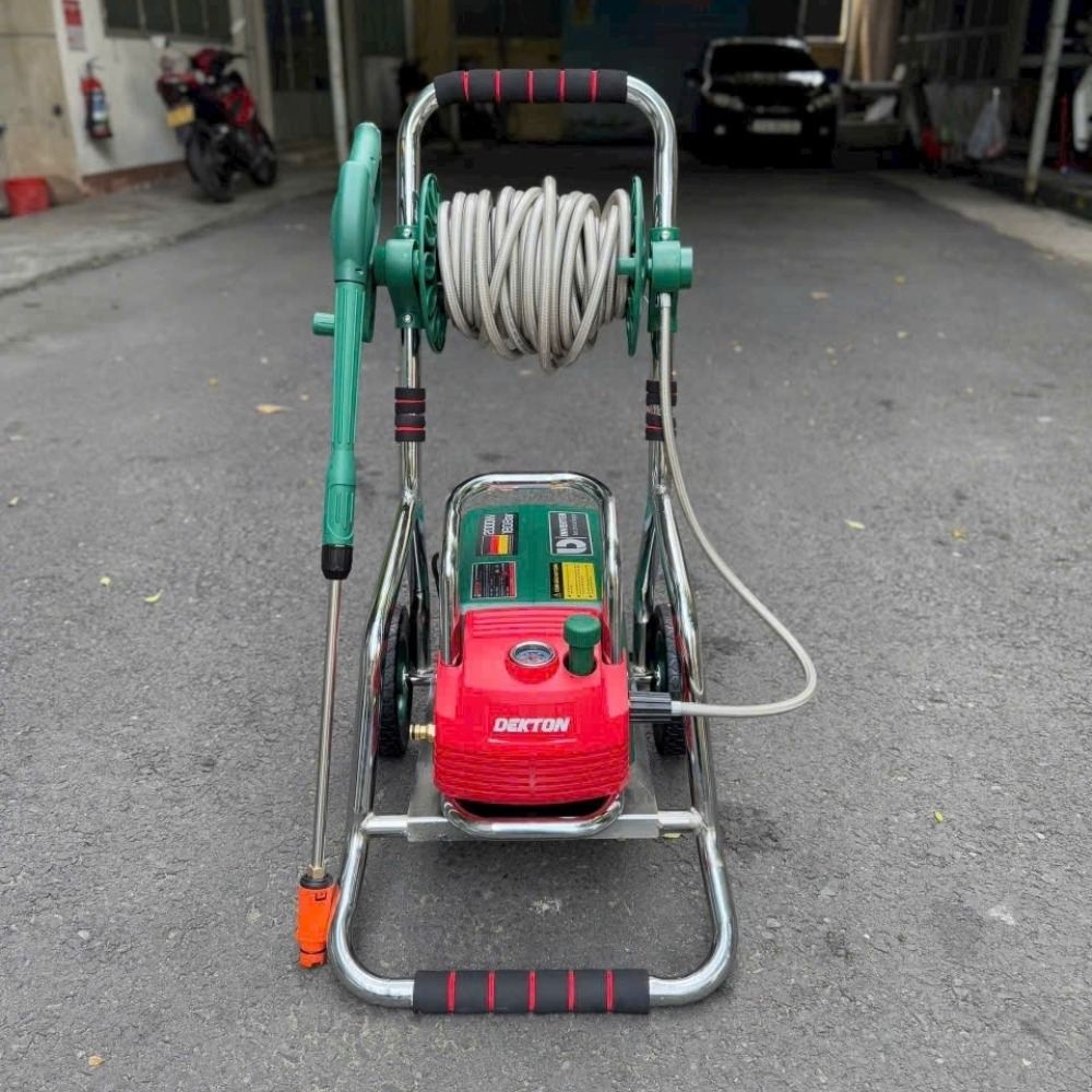 Máy rửa xe 2000W Dekton DK-CWR3001PROMAX (khung xe đẩy) 4 máy rửa xe Dekton DK-CWR3001PROMAX (4)