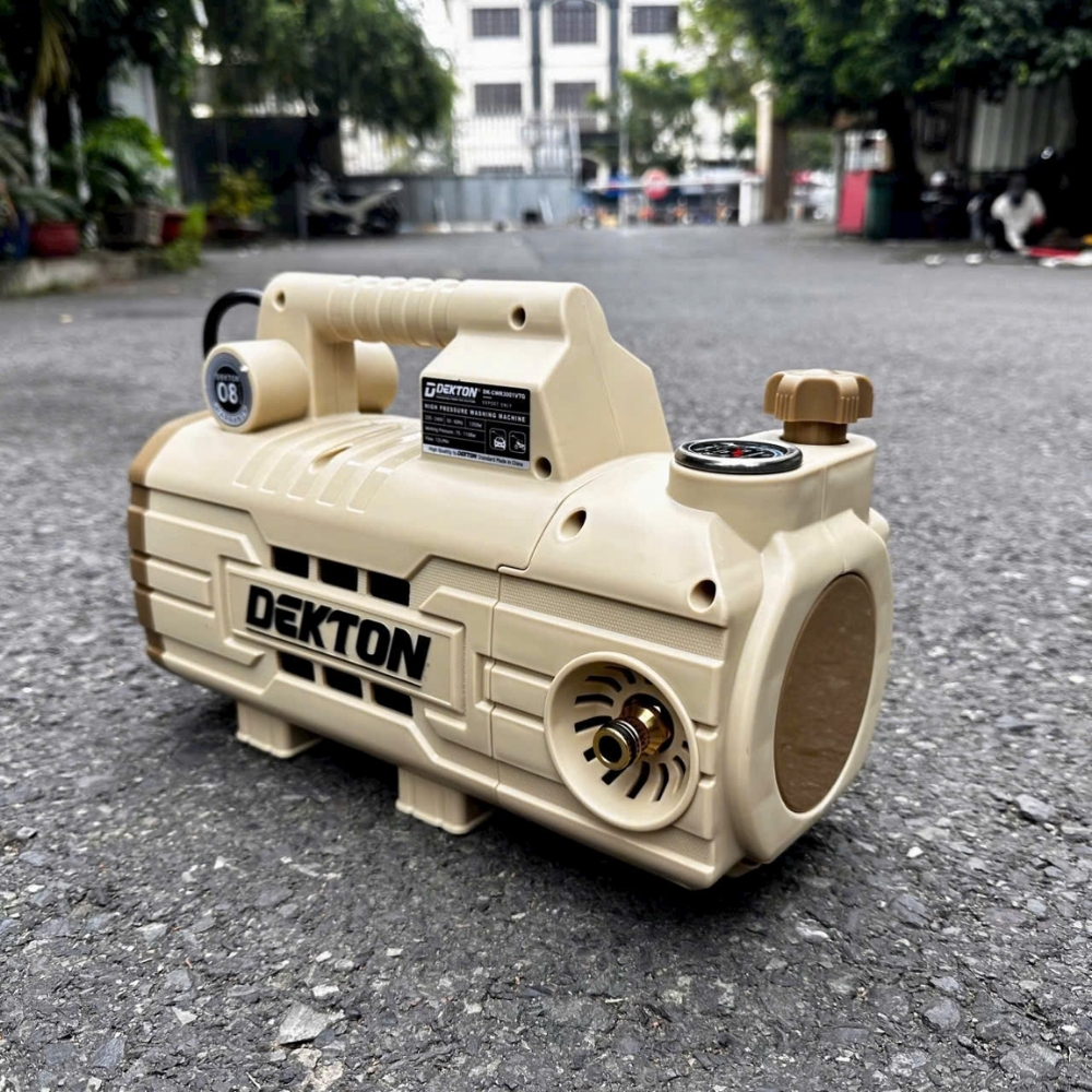 Máy rửa xe 1350W Dekton DK-CWR3001VTG (màu be) 6 máy rửa xe Dekton DK-CWR3001VTG (6)