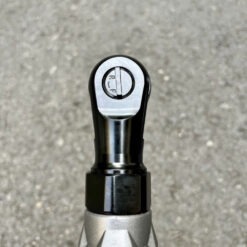 Máy siết bu lông góc dùng pin 21V 90Nm Dekton M21-RW90BL 12 máy siết bu lông góc dùng pin Dekton M21-RW90BL (6)