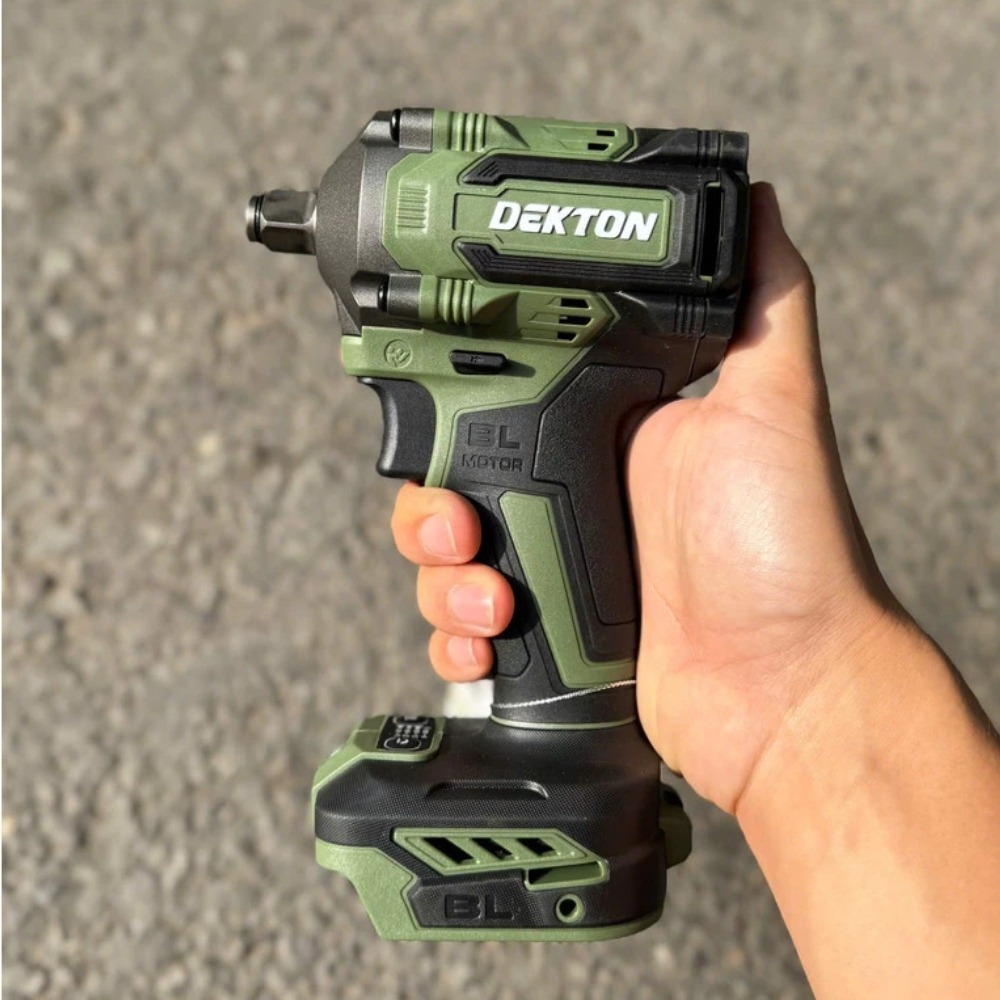 Máy siết bu lông 2 trong 1 dùng pin 21V Dekton M21-IW398XPLUS (màu olive) 4 máy siết bulong dekton M21-IW398XPLUS (4)
