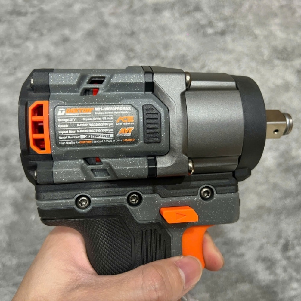 Máy siết bu lông dùng pin 21V 680Nm Dekton M21-IW680PROMAX 7 máy siết bulong dùng pin Dekton M21-IW680 PROMAX (7)