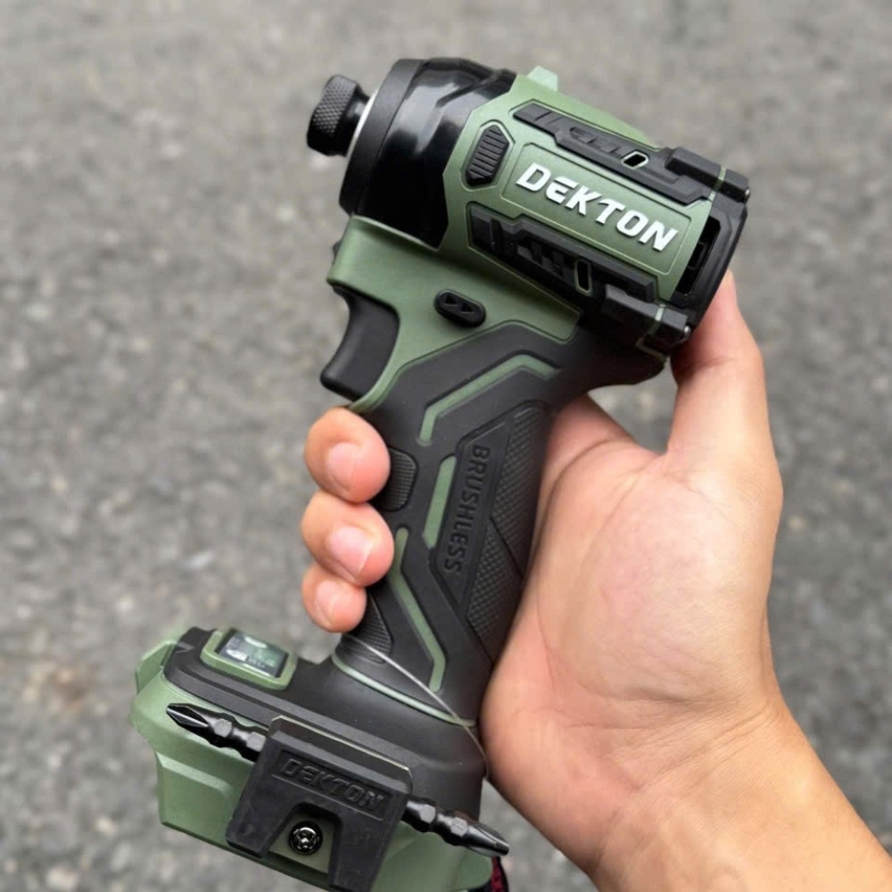 Máy siết vít dùng pin 21V 250Nm Dekton M21-CV250XPRO (màu olive) 3 máy siết vít dùng pin Dekton M21-CV250XPRO (3)