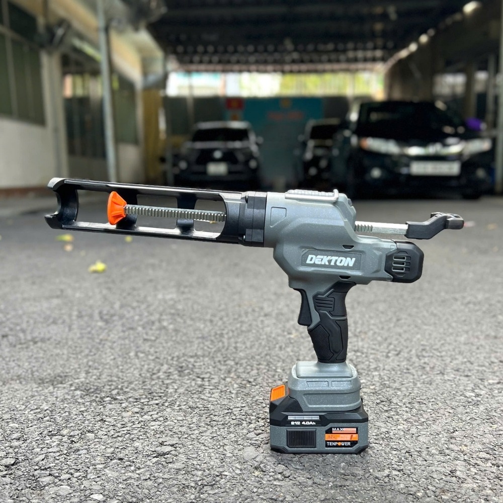 Súng bắn keo silicon dùng pin 21V Dekton M21-MBK01PRO 10 súng bơm keo silicol dùng pin Dekton M21-MBK01PRO (10)