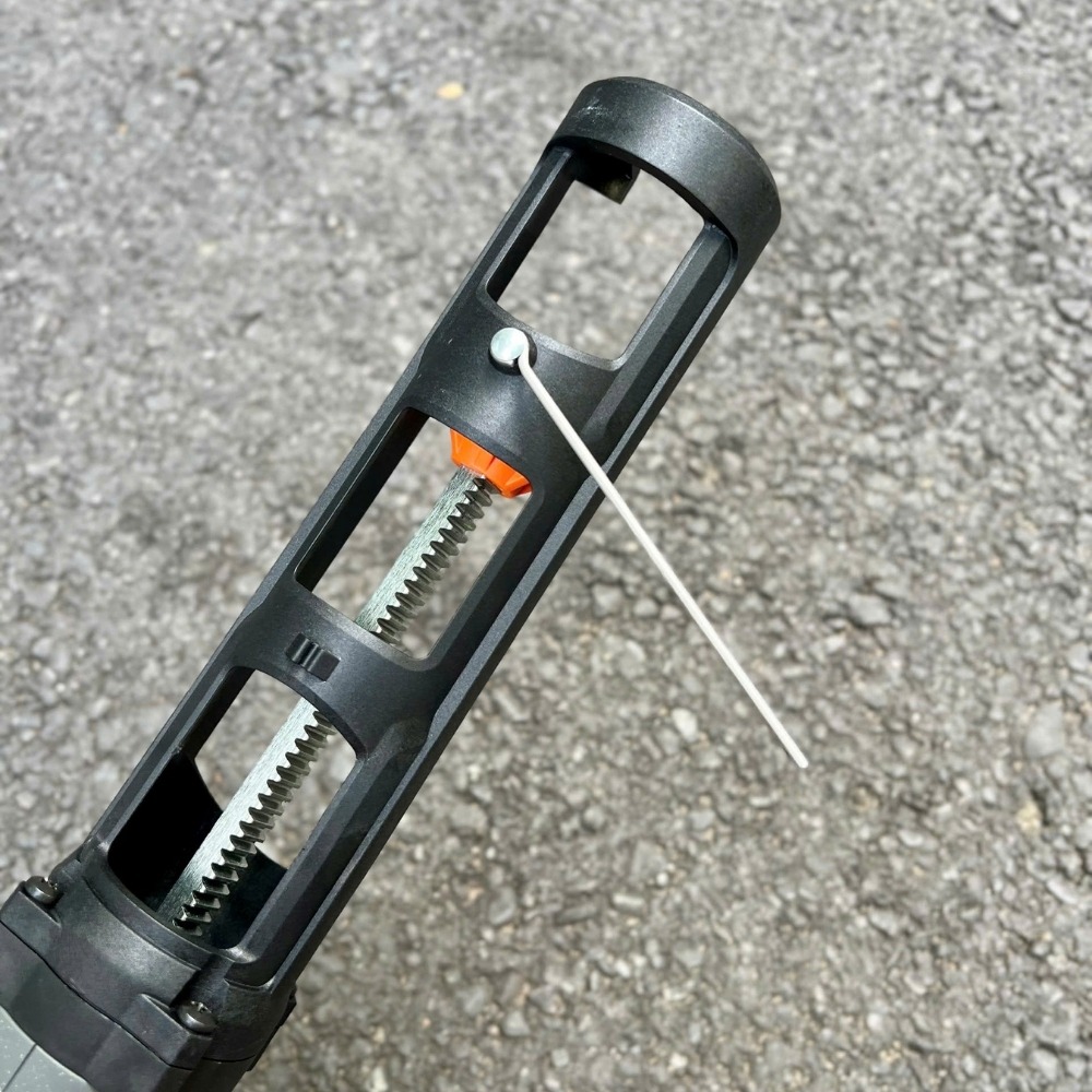 Súng bắn keo silicon dùng pin 21V Dekton M21-MBK01PRO 12 súng bơm keo silicol dùng pin Dekton M21-MBK01PRO (12)