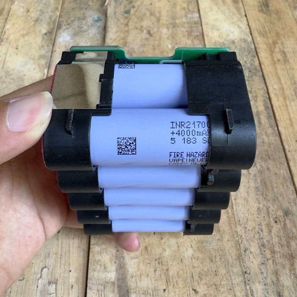 Pin 21V 8.0Ah Dekton M21-B8140PRO & M21-B8140XPRO (Cell SamSung) 11 m21-b8140xpro (11)